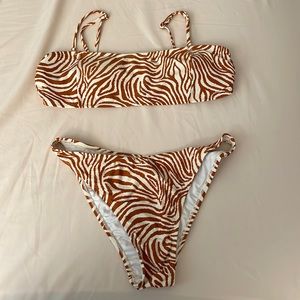 NWOT KENDALL & KYLIE ZEBRA TWO PIECE